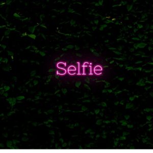 Selfie neon